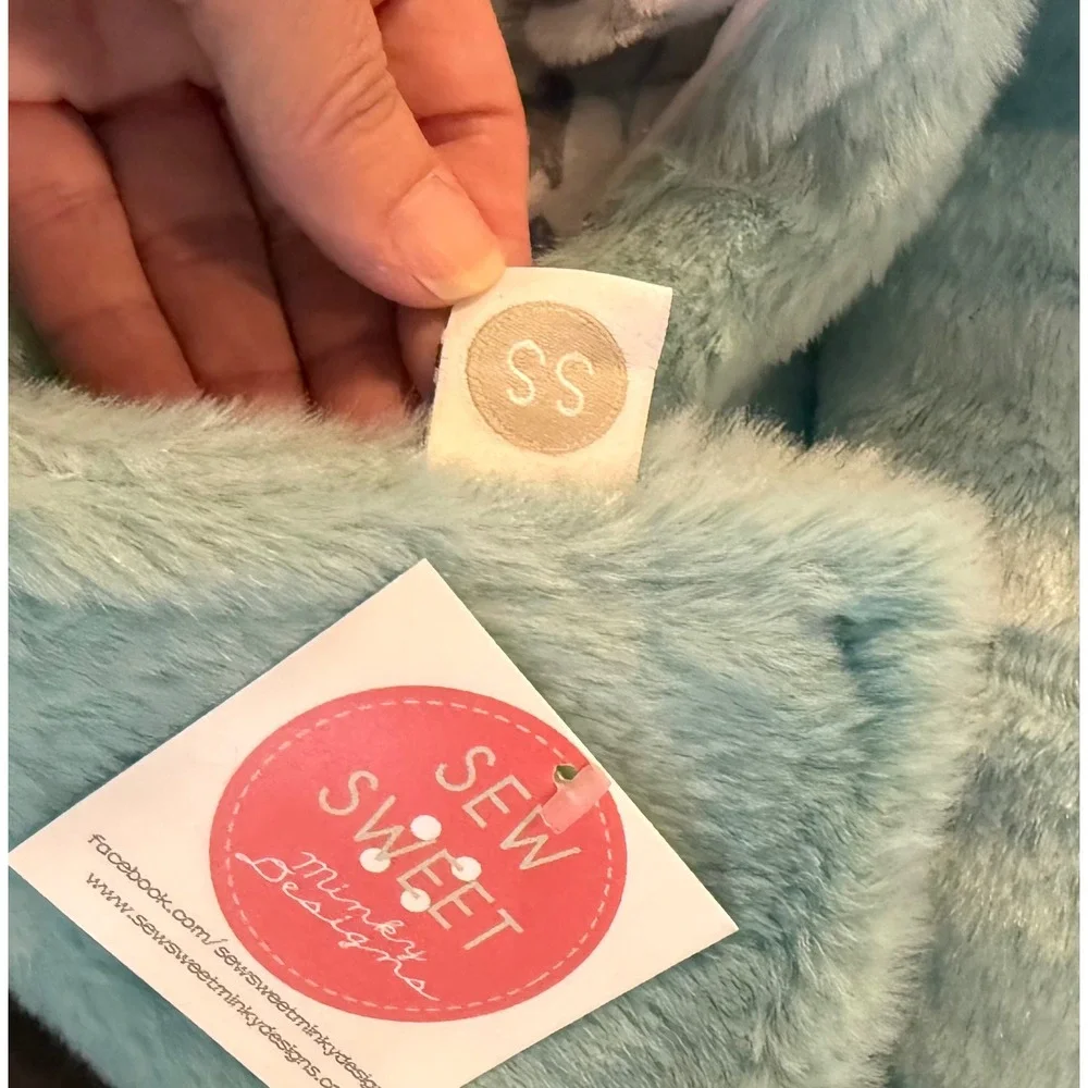 Sew Sweet Minky Designs 78x57 Throw Blanket Teal Shark Print Plush USA NEW